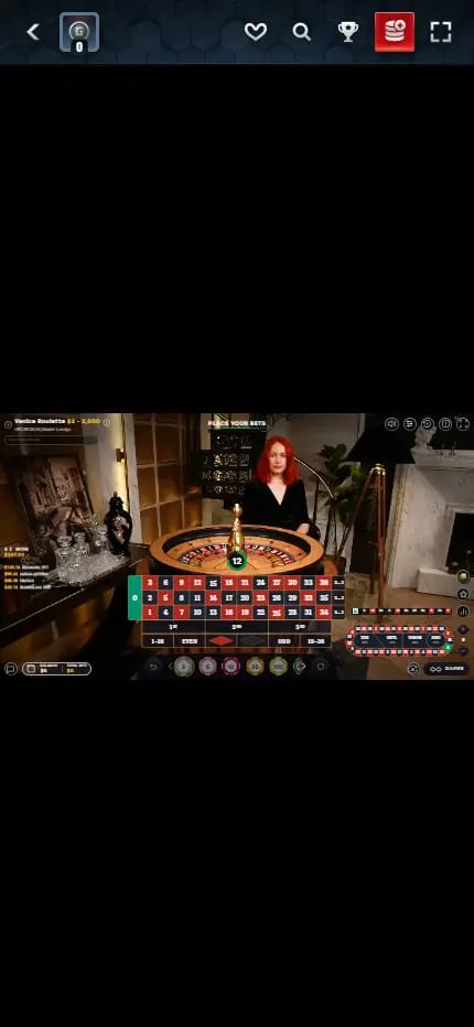 Interface du jeu Venice Roulette avec une croupière pour diriger le jeu